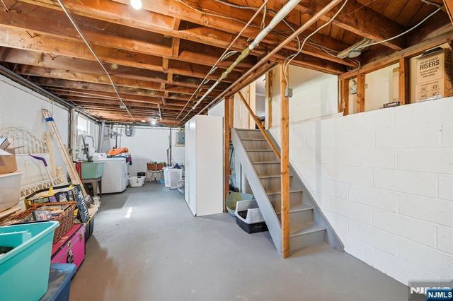 101 Walnut Street, Oakland, NJ 07436