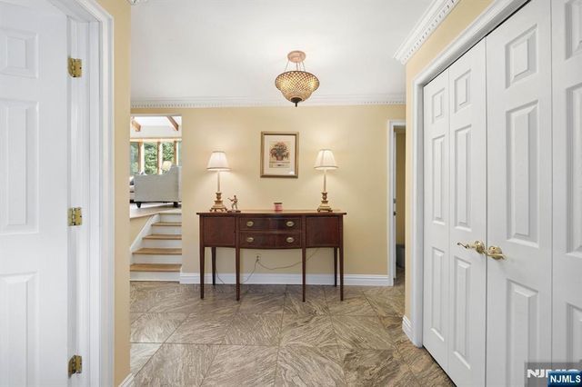 101 Walnut Street, Oakland, NJ 07436
