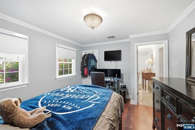 101 Walnut Street, Oakland, NJ 07436