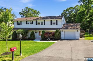 101 Walnut Street, Oakland, NJ 07436