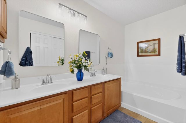 7904 Sierra Altos Place NW, Albuquerque, NM 87104