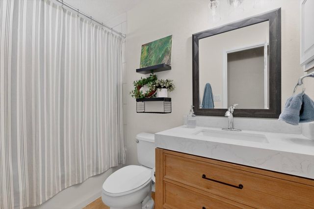 7904 Sierra Altos Place NW, Albuquerque, NM 87104