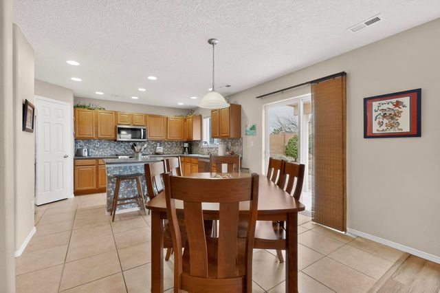 7904 Sierra Altos Place NW, Albuquerque, NM 87104