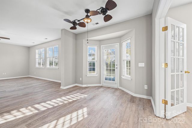 10933 Sedgemoor Lane, Charlotte, NC 28277