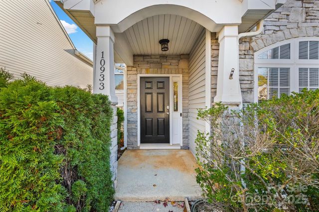 10933 Sedgemoor Lane, Charlotte, NC 28277