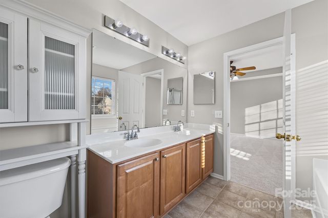 10933 Sedgemoor Lane, Charlotte, NC 28277