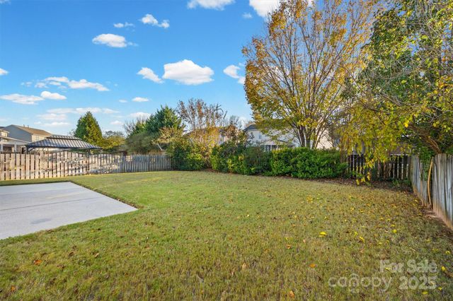 10933 Sedgemoor Lane, Charlotte, NC 28277