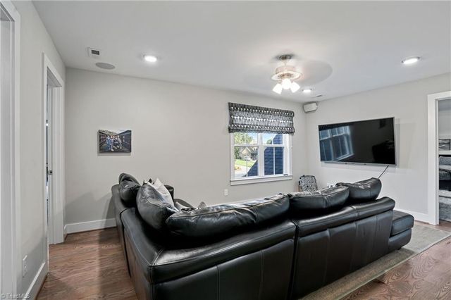 4306 Griffins Gate Lane, Greensboro, NC 27407