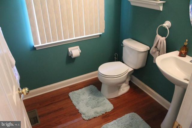 1 GARTON CT, Sewell, NJ 08080