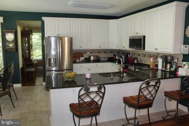 1 GARTON CT, Sewell, NJ 08080