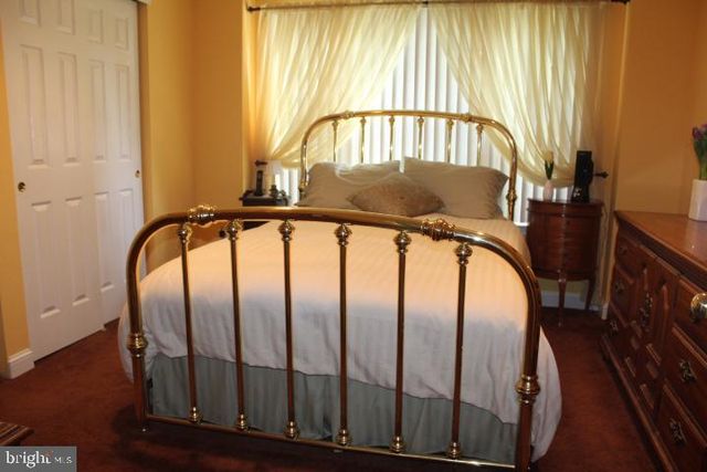 1 GARTON CT, Sewell, NJ 08080