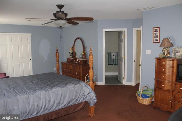 1 GARTON CT, Sewell, NJ 08080