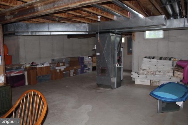 1 GARTON CT, Sewell, NJ 08080