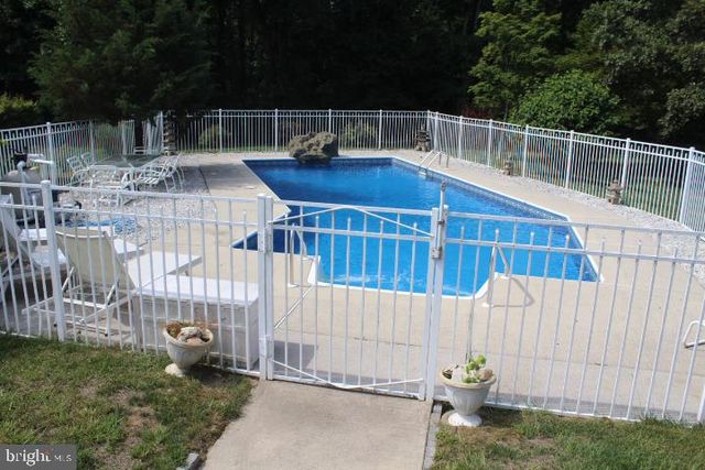 1 GARTON CT, Sewell, NJ 08080