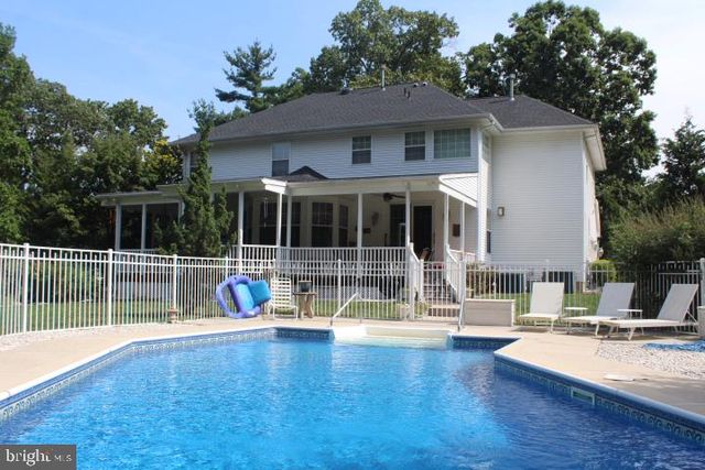 1 GARTON CT, Sewell, NJ 08080