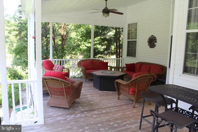 1 GARTON CT, Sewell, NJ 08080