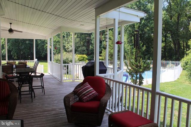 1 GARTON CT, Sewell, NJ 08080