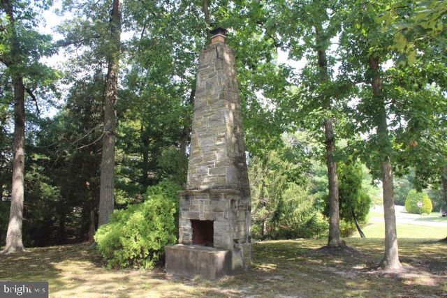 1 GARTON CT, Sewell, NJ 08080