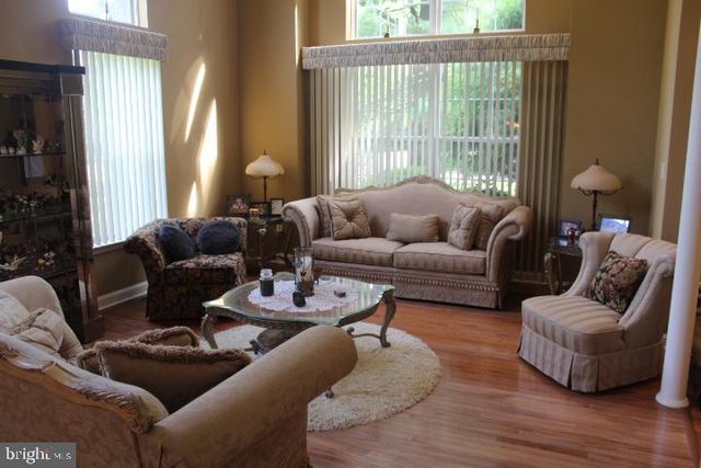 1 GARTON CT, Sewell, NJ 08080