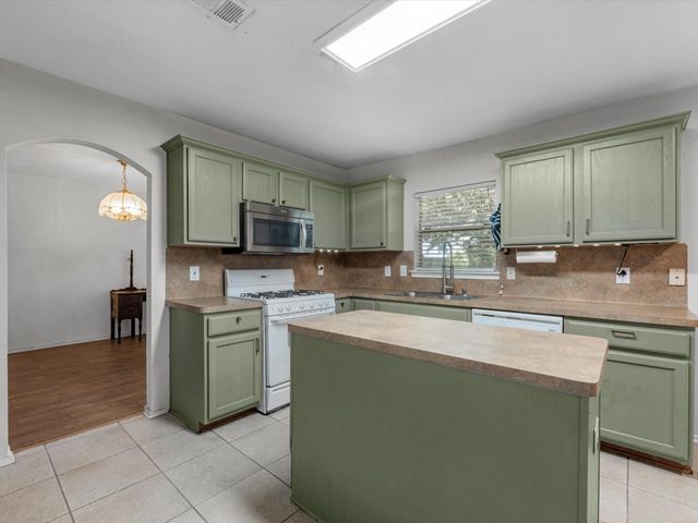 9238 Wichita Drive, La Porte, TX 77571