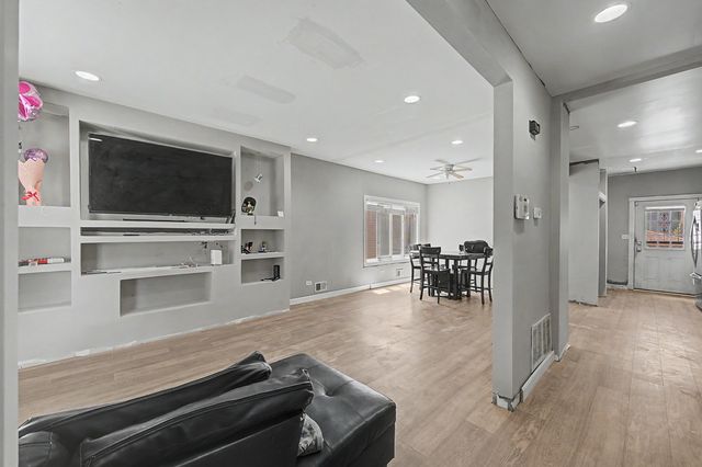 848 N Lawler Avenue, Chicago, IL 60651
