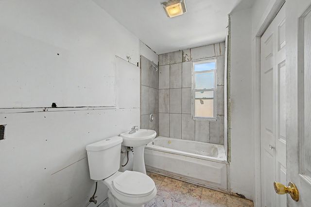 848 N Lawler Avenue, Chicago, IL 60651