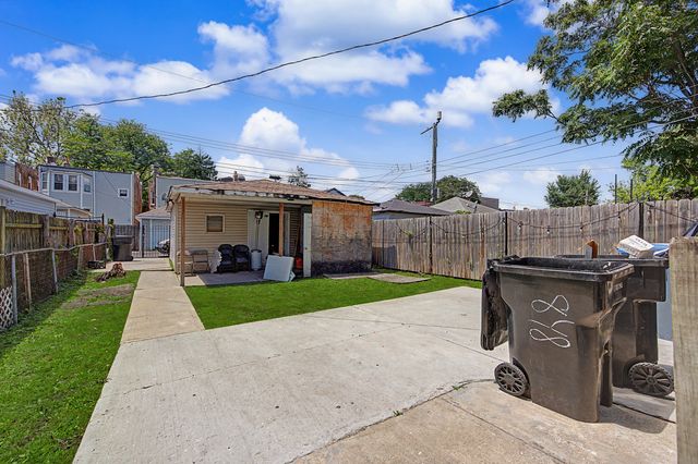 848 N Lawler Avenue, Chicago, IL 60651