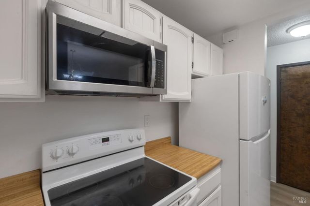 1432 Elm Dr, Novato, CA 94945