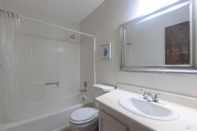 1432 Elm Dr, Novato, CA 94945