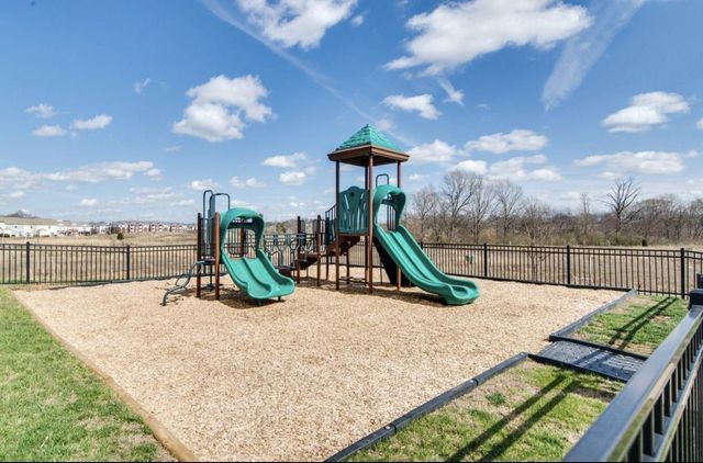 2008 Lavender Ct, Spring Hill, TN 37174