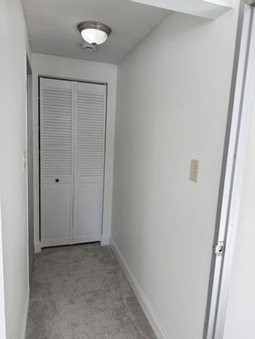 221 Rock F6, Norwood, MA 02062