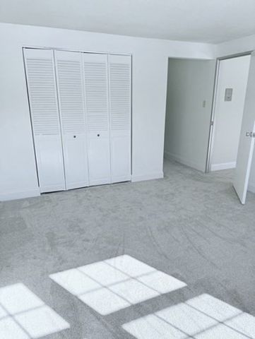 221 Rock F6, Norwood, MA 02062