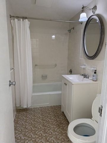 221 Rock F6, Norwood, MA 02062