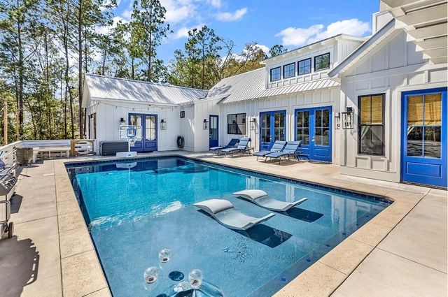 1282 Kings River Rd., Pawleys Island, SC 29585