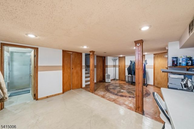 749 Cleveland Ave, Elizabeth City, NJ 07208