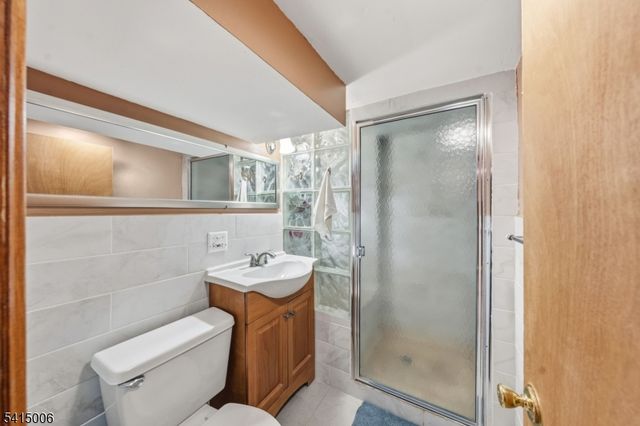 749 Cleveland Ave, Elizabeth City, NJ 07208