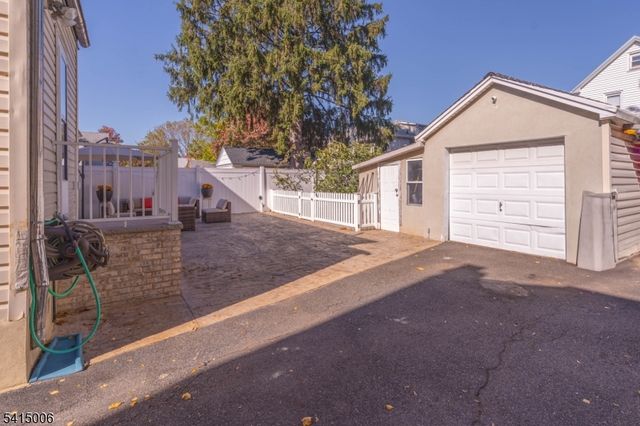 749 Cleveland Ave, Elizabeth City, NJ 07208