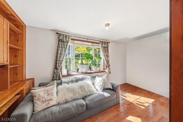 749 Cleveland Ave, Elizabeth City, NJ 07208