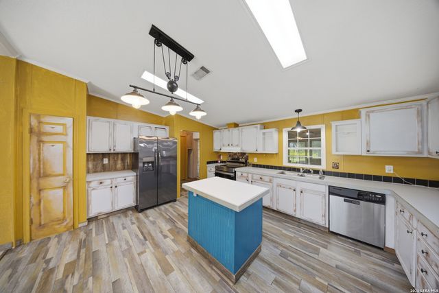 357 DALLAS ST, Bandera, TX 78003