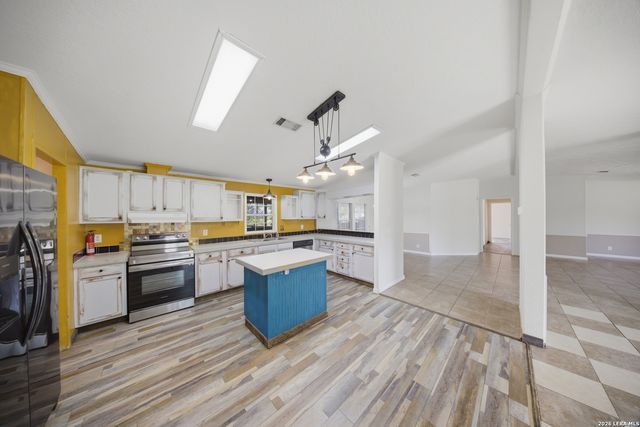 357 DALLAS ST, Bandera, TX 78003