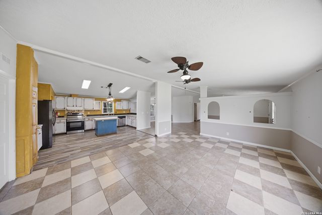 357 DALLAS ST, Bandera, TX 78003