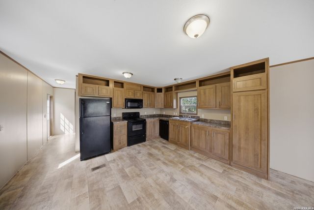 357 DALLAS ST, Bandera, TX 78003