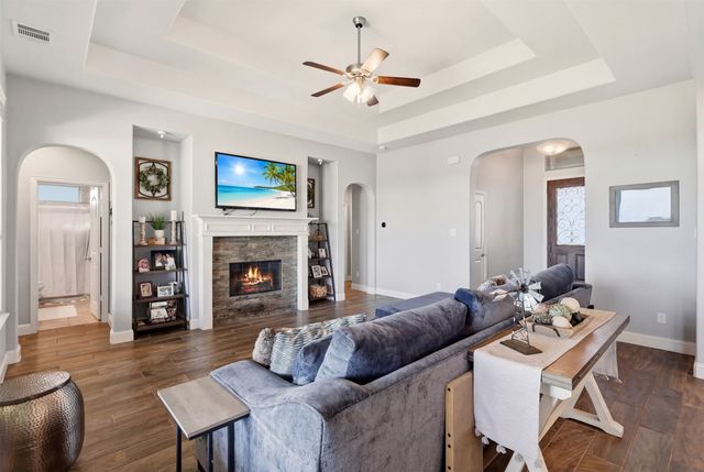 130 Evening Fire Drive, Waxahachie, TX 75167