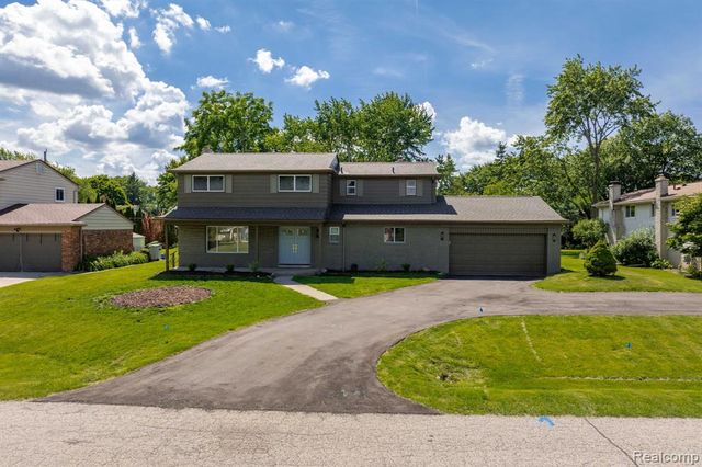 6780 Lee Crest Drive, West Bloomfield, MI 48322
