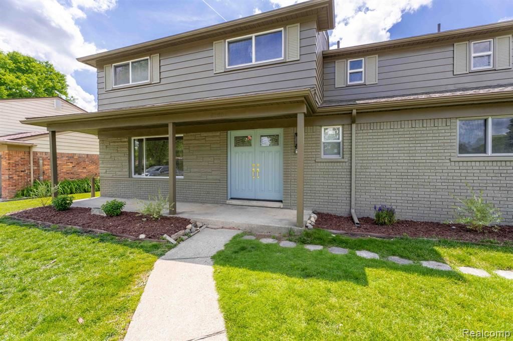 6780 Lee Crest Drive, West Bloomfield, MI 48322