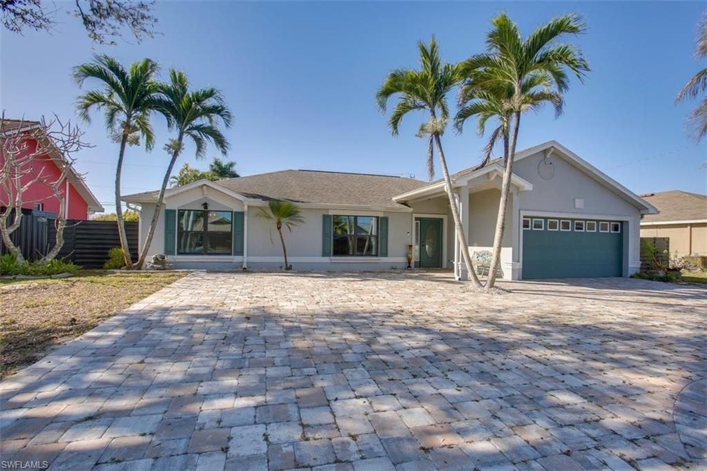 Image 1 of property listing at 162 SE 22nd ST, Cape Coral, FL 33990