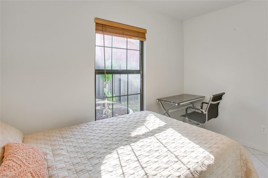 Image 13 of property listing at 162 SE 22nd ST, Cape Coral, FL 33990
