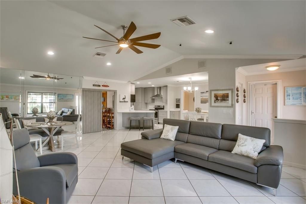 Image 18 of property listing at 162 SE 22nd ST, Cape Coral, FL 33990