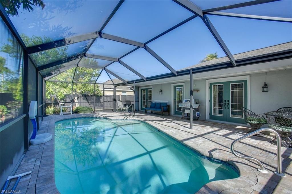 Image 3 of property listing at 162 SE 22nd ST, Cape Coral, FL 33990
