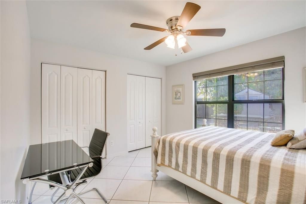 Image 4 of property listing at 162 SE 22nd ST, Cape Coral, FL 33990
